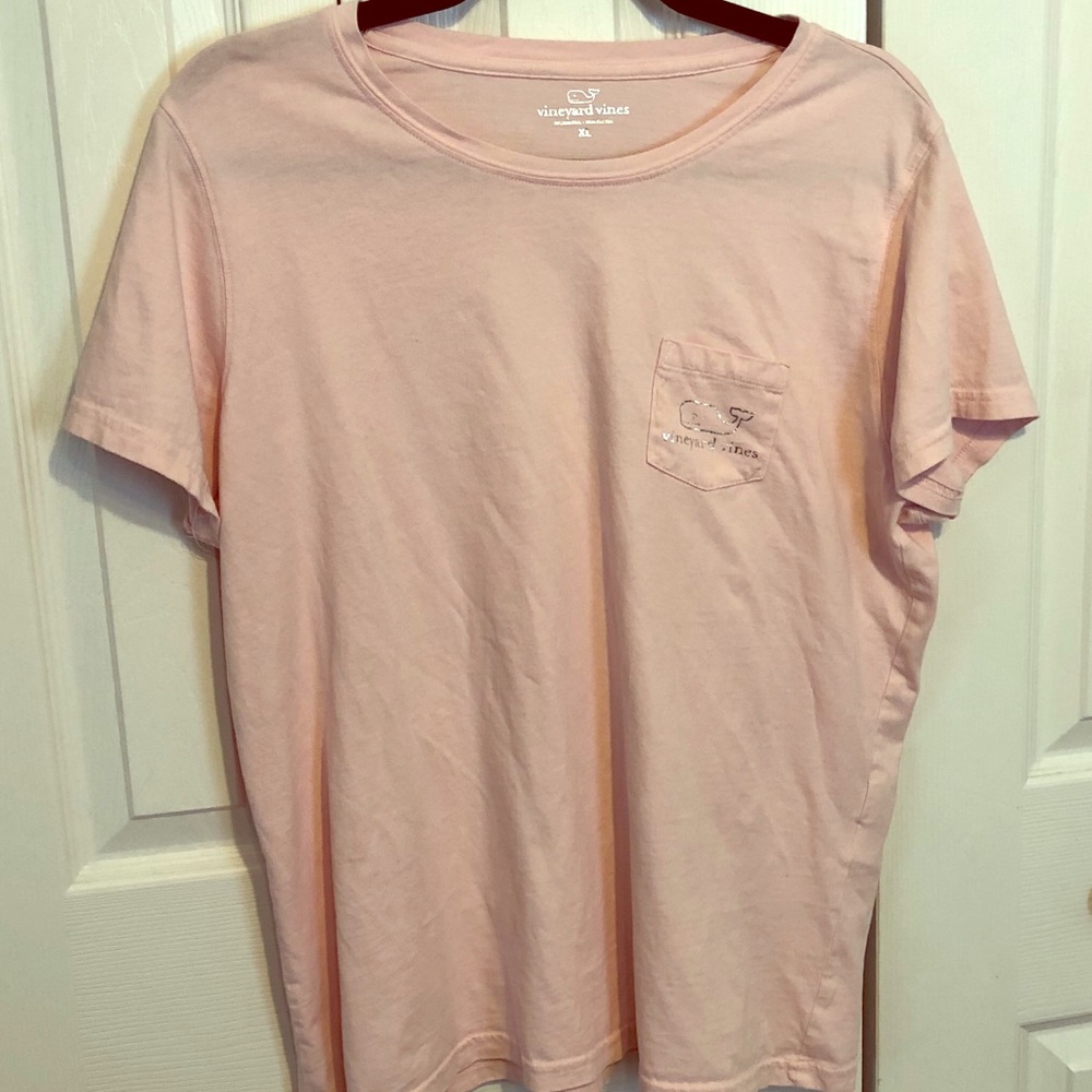 XL Vineyard Vines T-Shirt